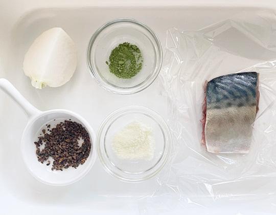 サバとカブスープのトッピング作り方１