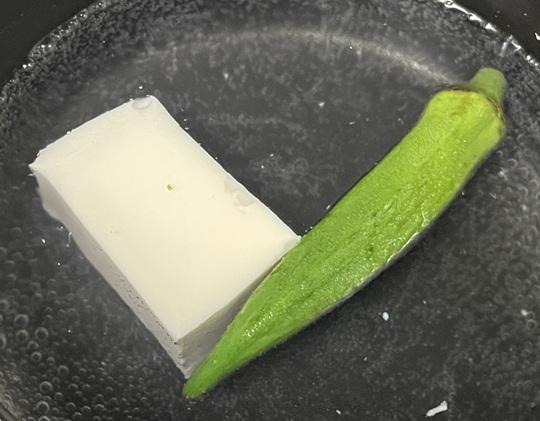 鶏せせりと彩野菜炒め作り方２