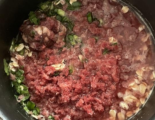 馬肉とほろにが野菜の夏ごはん作り方３