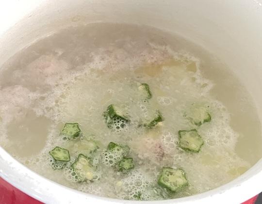 鶏とカブの胃腸ケアスープ作り方４