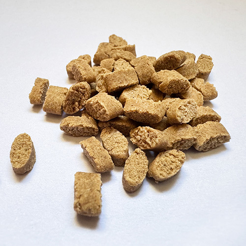 yum yum yum!（ヤムヤムヤム） ハイシニア 13+ チキン ドライタイプ